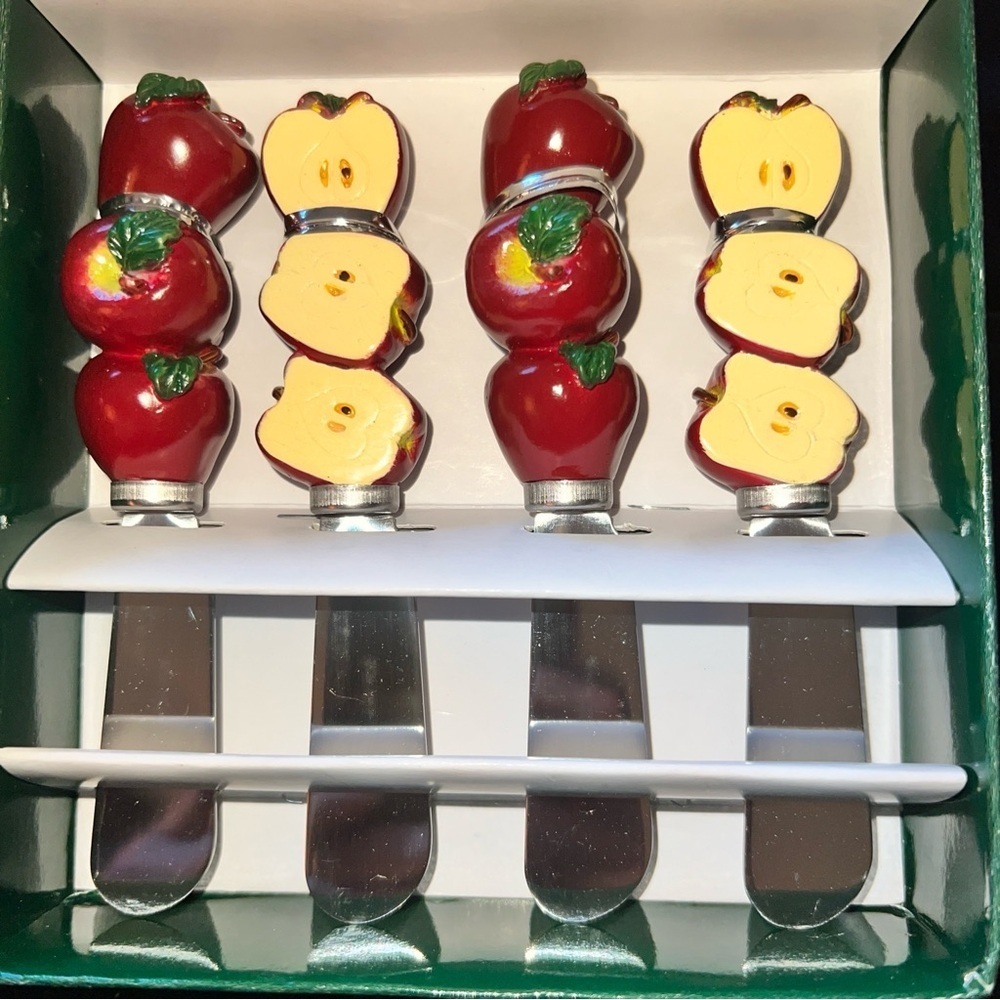 Crossroads 4 Hand Painted Apple Shaped Cheese Butter Dip Spreaders NWOT - Picture 3 of 6